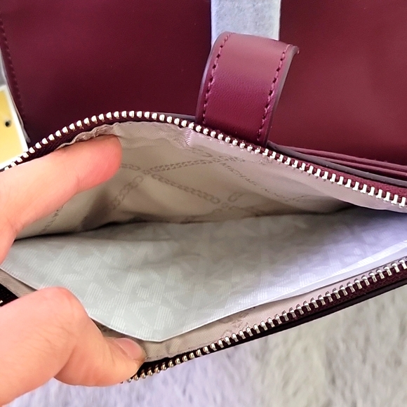 Michael Kors wristlet burgundy wallet - Picture 7 of 11